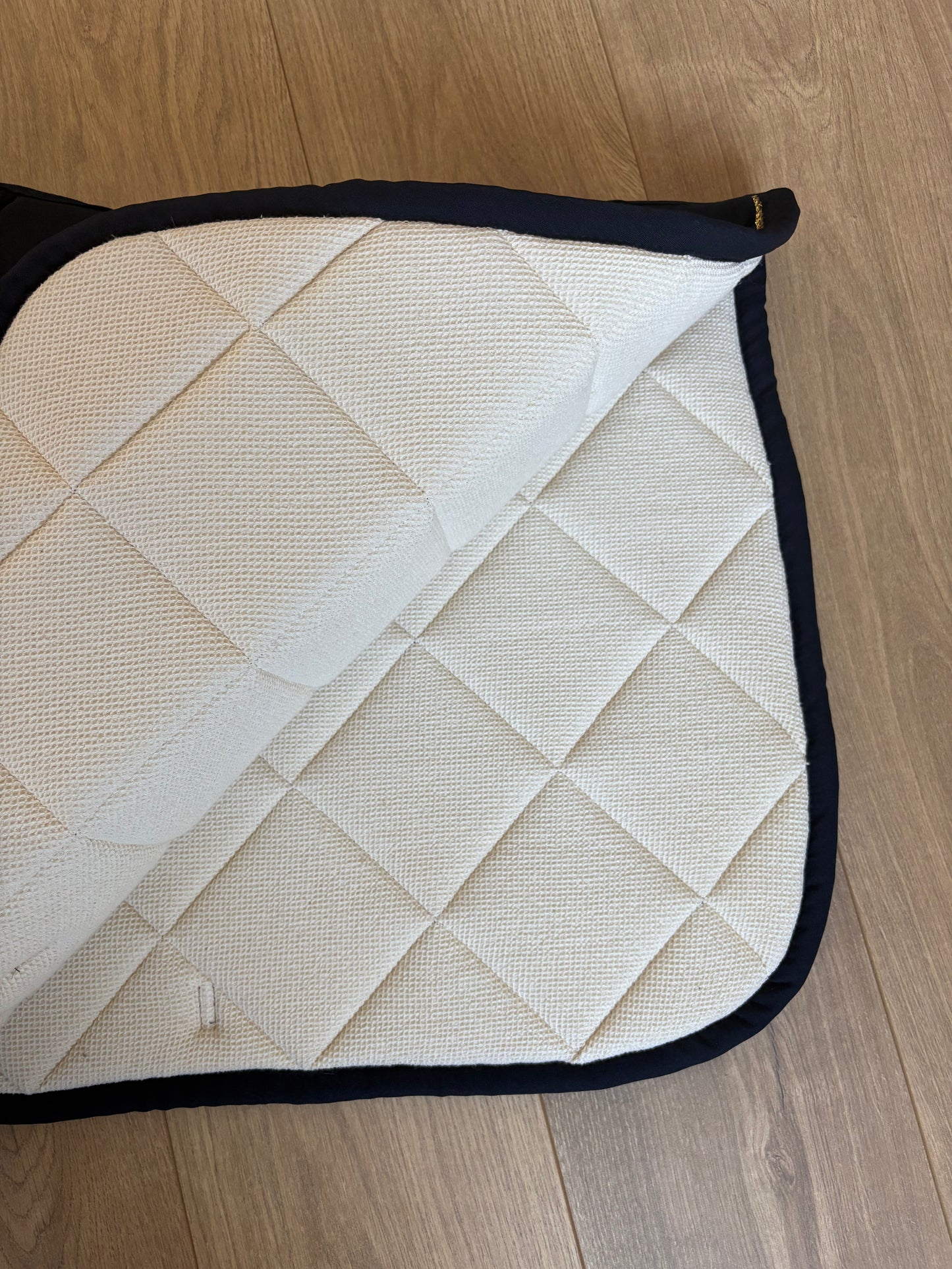 Bonnet + Tapis cheval bleu marine avec logo brillant